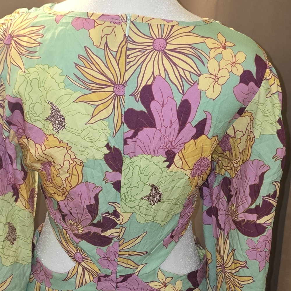 Floral Cutout V-Neck Mini Dress in Mint and Pastel - Picture 6 of 7